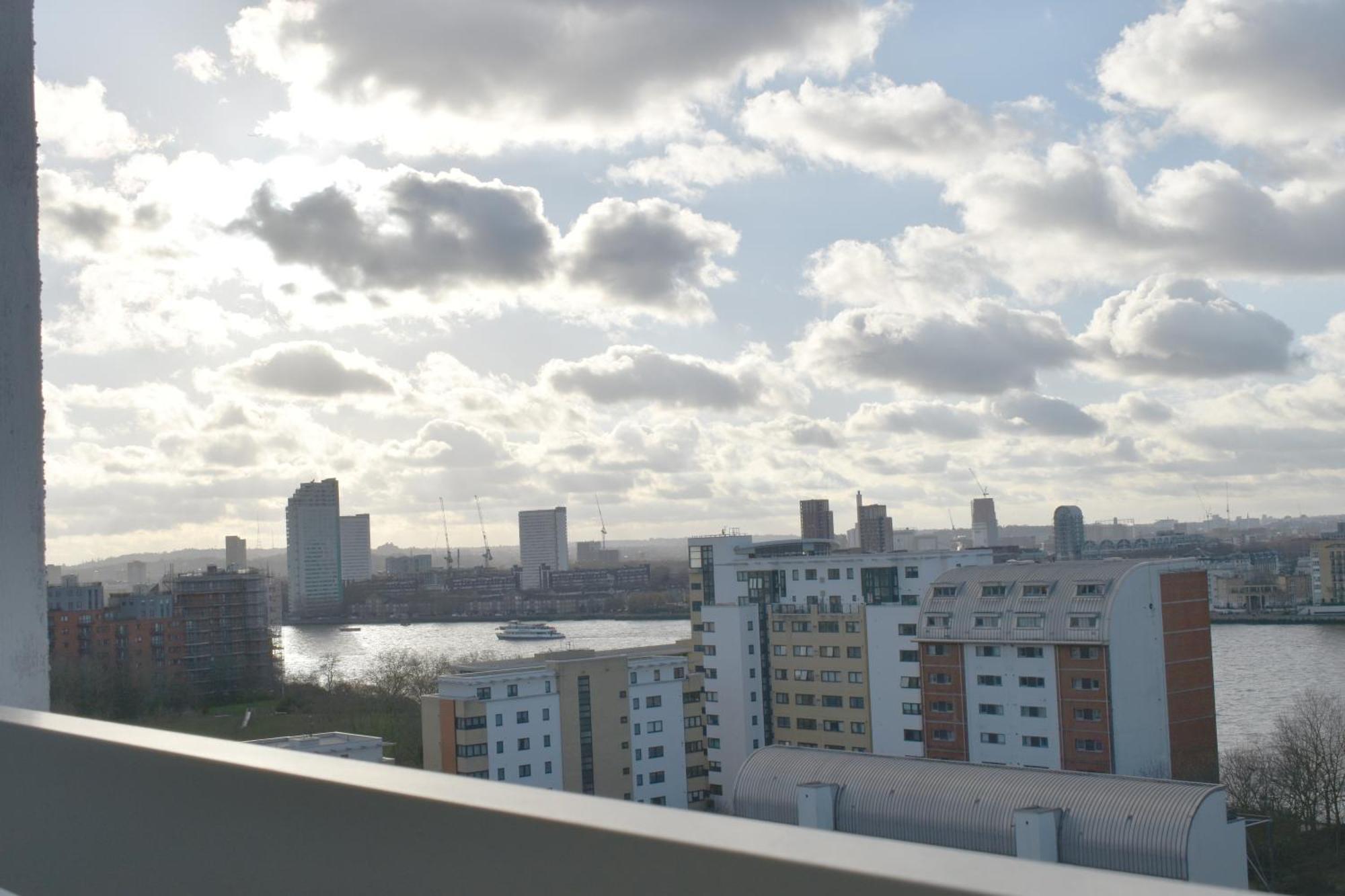 Skyline Apartment Canary Wharf London Exterior photo